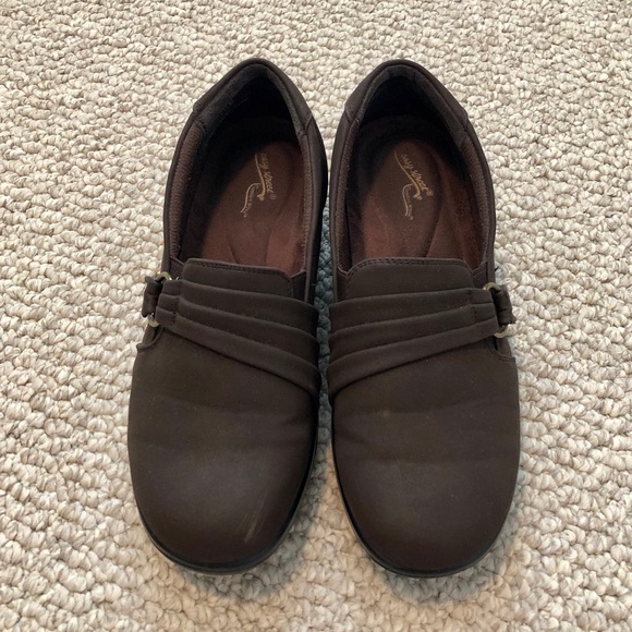 Easy Street Comfort Wave Brown Slip On Shoe - Picture 3 of 11